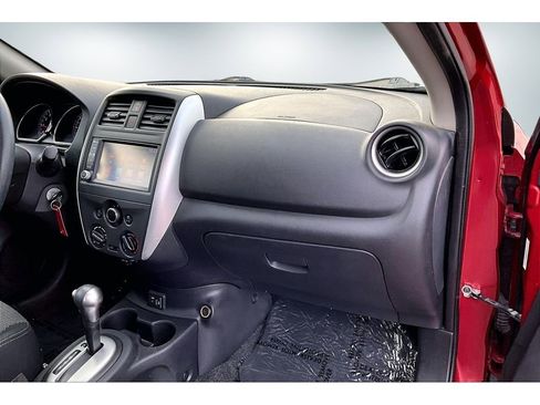 Used 2019 Nissan Versa SV image 24