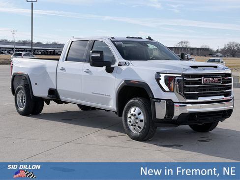 New 2026 GMC Sierra 3500 SLE image 2