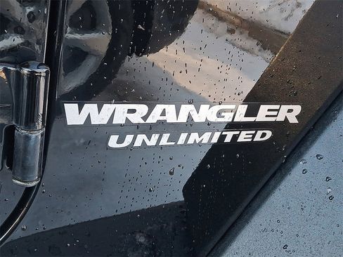 Used 2017 Jeep Wrangler Unlimited Rubicon w/ Dual Top Group image 21