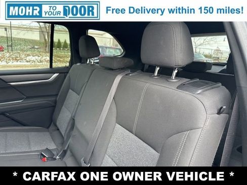 Used 2025 GMC Acadia Elevation image 29