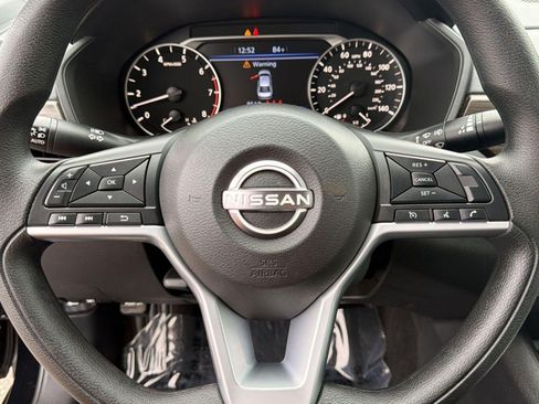 Used 2025 Nissan Altima 2.5 SV FWD image 15