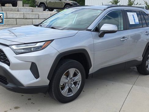Used 2025 Toyota RAV4 XLE AWD/4WD image 1