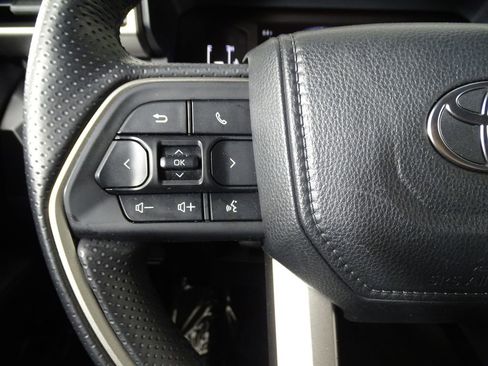 Used 2025 Toyota 4Runner SR5 image 17