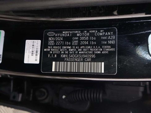 Used 2025 Hyundai Elantra SEL FWD image 47
