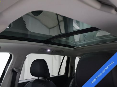 Used 2020 Volkswagen Tiguan SE w/ Panoramic Sunroof Package AWD/4WD image 9
