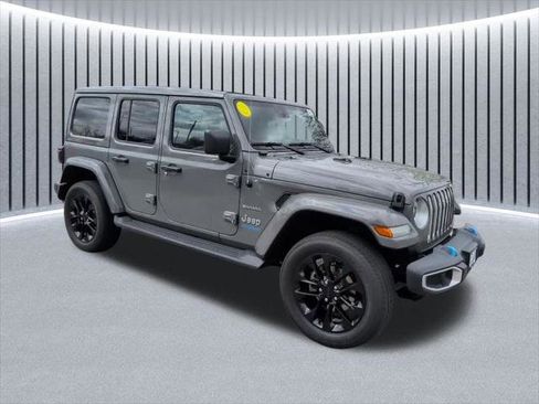 Certified 2022 Jeep Wrangler Unlimited Sahara w/ Cold Weather Group AWD/4WD image 5