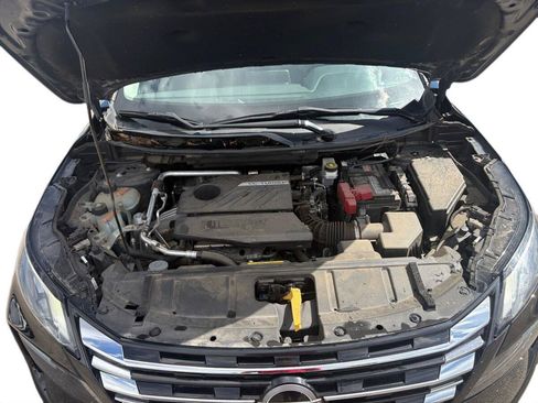 Used 2024 Nissan Rogue SV AWD/4WD image 19