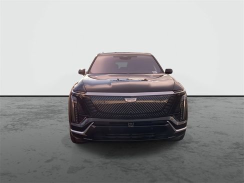 Used 2026 Cadillac Vistiq Luxury image 3