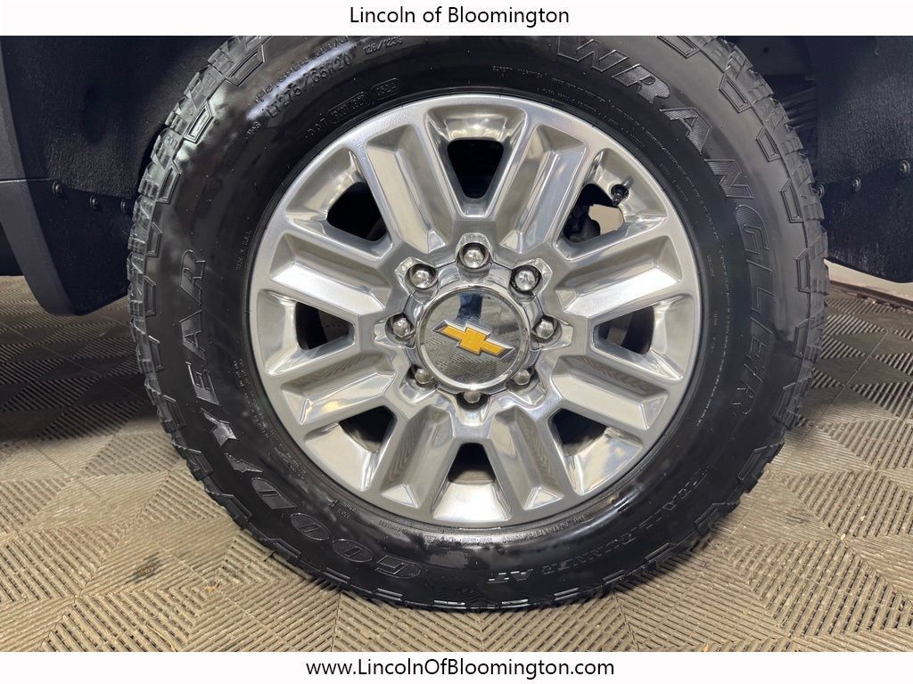 Used 2024 Chevrolet Silverado 2500 High Country w/ Technology Package AWD/4WD image 25