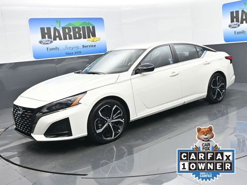 Used 2025 Nissan Altima 2.5 SR image 1