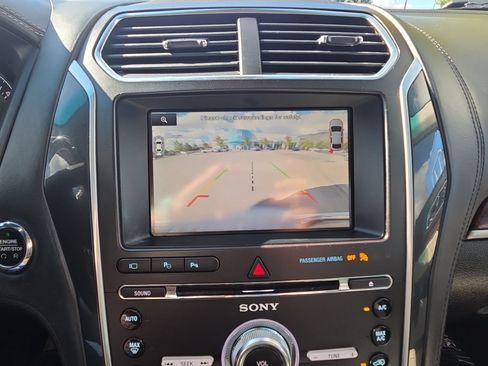 Used 2016 Ford Explorer Platinum AWD/4WD image 30