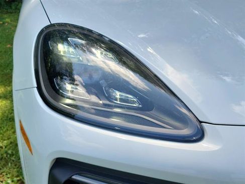 Used 2022 Porsche Cayenne Platinum Edition w/ Premium Package Plus AWD/4WD image 14