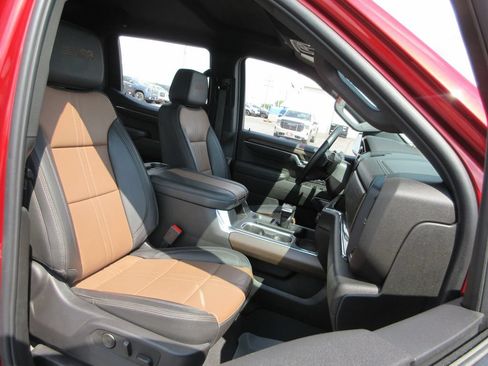 Certified 2024 Chevrolet Silverado 1500 High Country AWD/4WD image 24