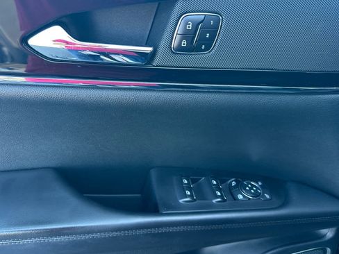 Used 2023 Lincoln Nautilus Standard w/ Premium Package image 12