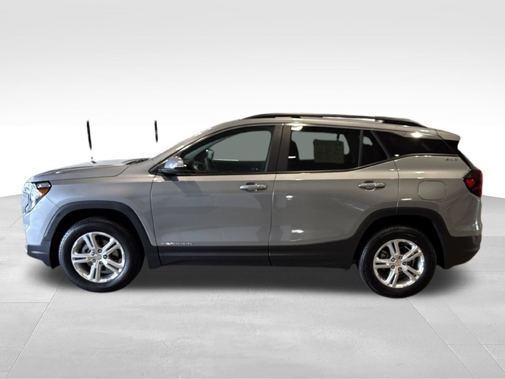 Used 2024 GMC Terrain SLE w/ Driver Convenience Package AWD/4WD image 4