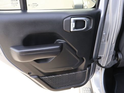 Used 2021 Jeep Wrangler Unlimited Sport image 13