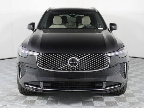 Certified 2025 Volvo XC90 B6 Ultra image 6