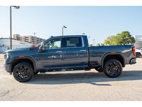 New 2026 GMC Sierra 2500 Denali w/ Denali Reserve Package AWD/4WD image 5