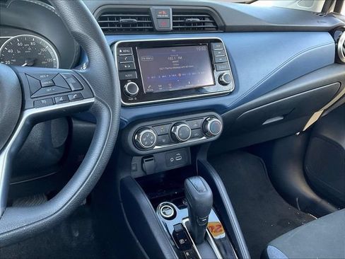 Used 2025 Nissan Versa SV FWD image 11
