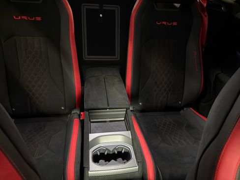 Used 2024 Lamborghini Urus Performante image 34