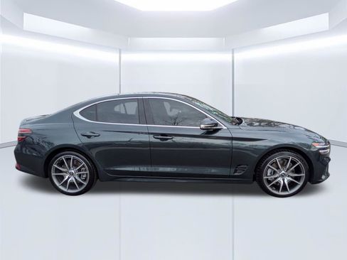 Used 2023 Genesis G70 3.3T RWD image 3