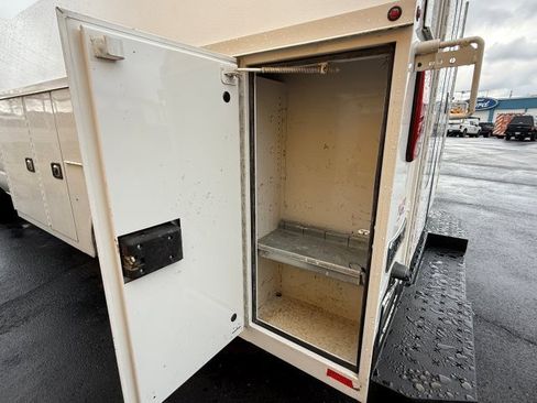 Used 2019 Ford E-350 and Econoline 350 Super Duty w/ Power Windows & Locks Group image 14