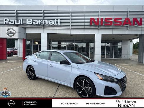 Certified 2023 Nissan Altima 2.5 SR w/ SR Premium Package FWD image 7