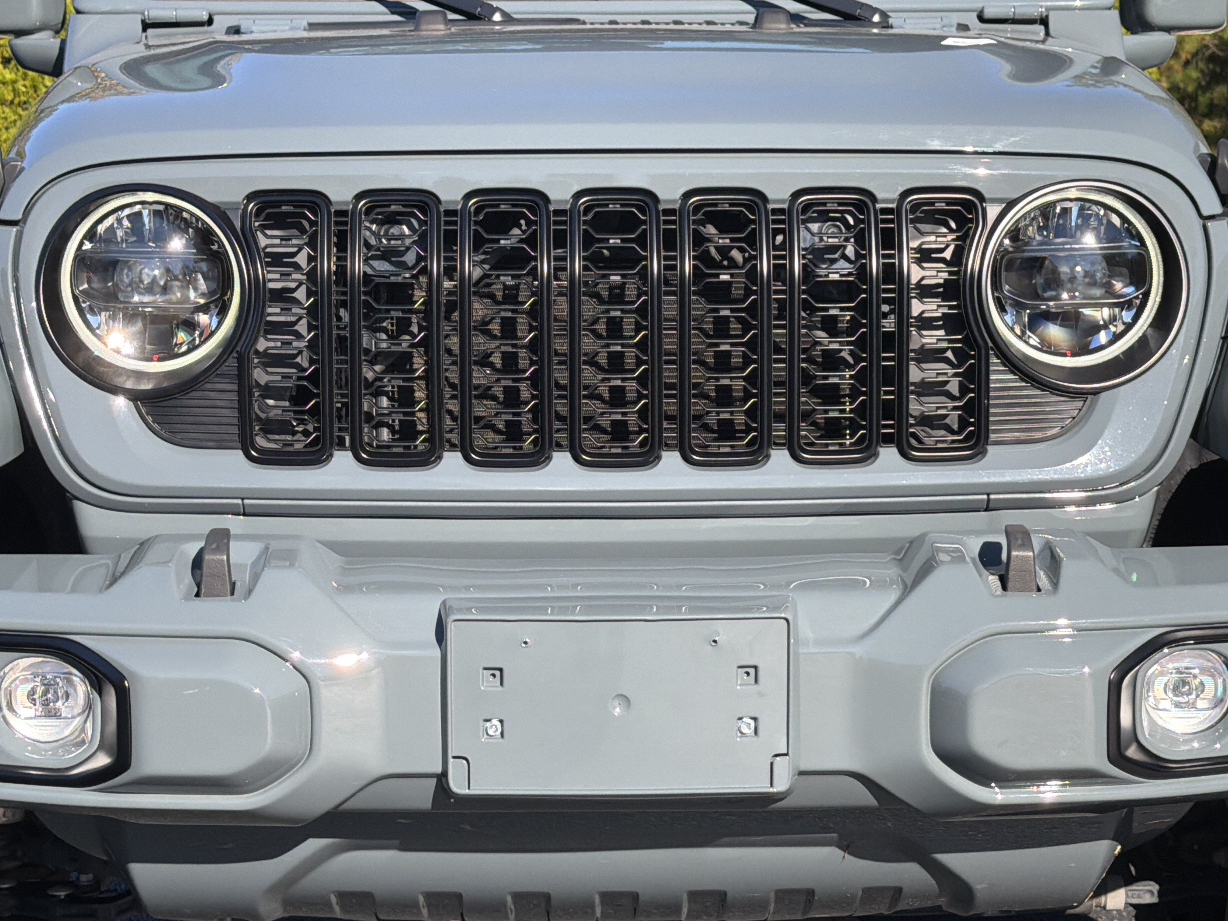 Used 2024 Jeep Wrangler Unlimited Sahara AWD/4WD image 19