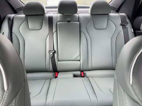 Used 2025 Hyundai Elantra Limited image 39