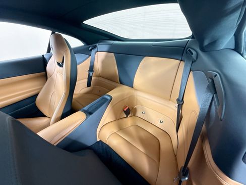 Certified 2019 Ferrari Portofino RWD image 19