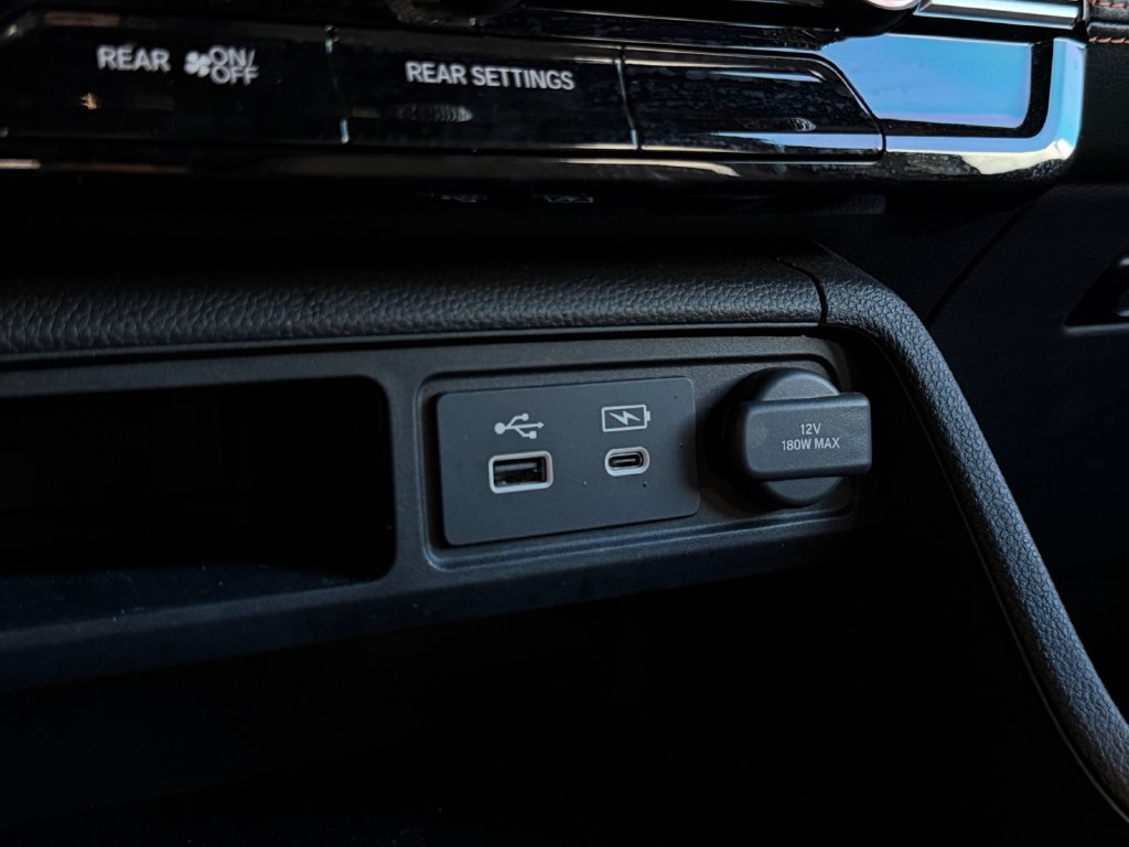 Used 2025 Honda Pilot Sport image 21
