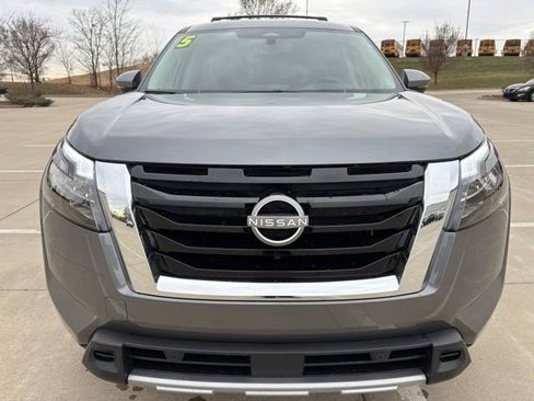 New 2025 Nissan Pathfinder Platinum w/ Cargo Package image 2
