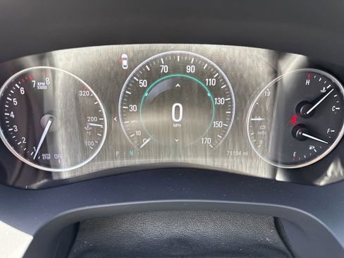 Used 2017 Buick LaCrosse Essence FWD image 8