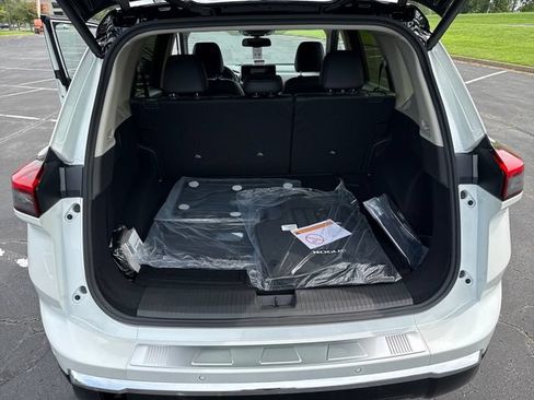 New 2026 Nissan Rogue Platinum w/ Platinum Premium Package AWD/4WD image 9