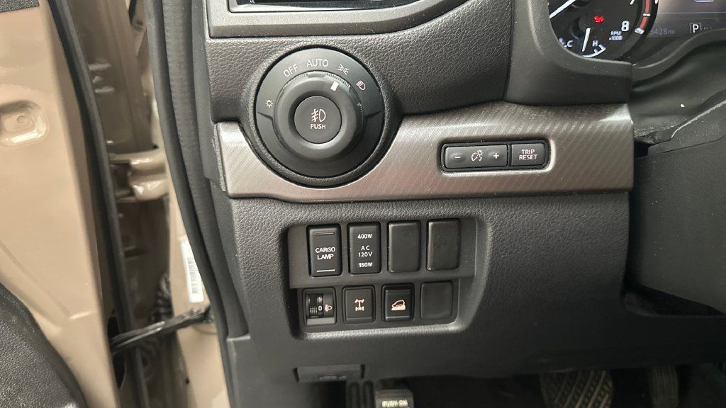 Used 2023 Nissan Titan PRO-4X w/ Pro-4x Convenience Package AWD/4WD image 18