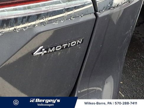 Used 2024 Volkswagen Atlas SEL Premium R-Line AWD/4WD image 12