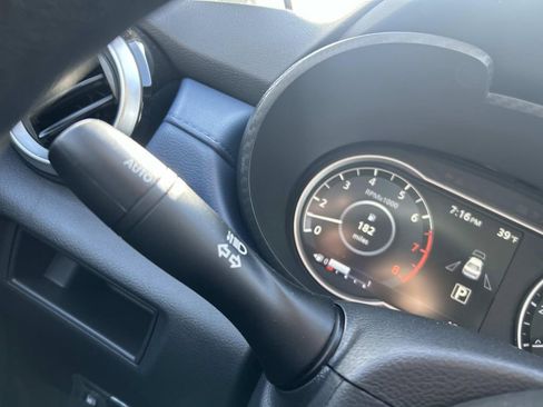 Used 2025 Nissan Versa SV w/ Trunk Package image 25