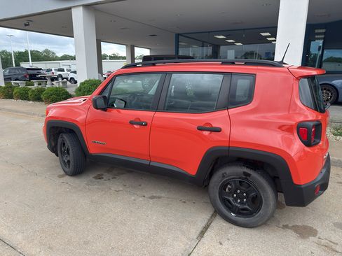 Used 2021 Jeep Renegade Sport image 8