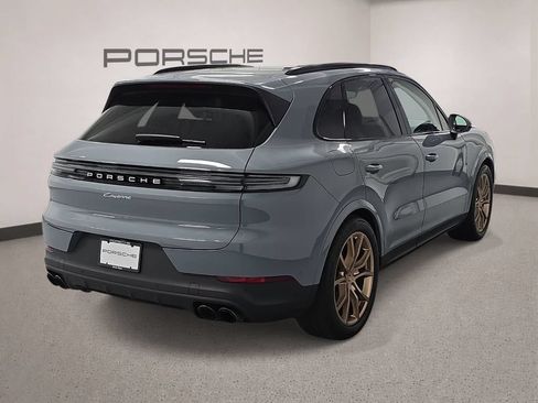 Certified 2024 Porsche Cayenne AWD/4WD image 7