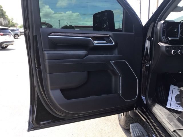 Used 2025 GMC Sierra 2500 SLE w/ Preferred Package AWD/4WD image 7