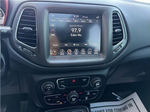 Used 2019 Jeep Compass Trailhawk w/ Leather Interior Group AWD/4WD image 40