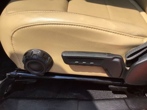 Used 2018 Jeep Wrangler Unlimited Sahara w/ Cold Weather Group AWD/4WD image 28