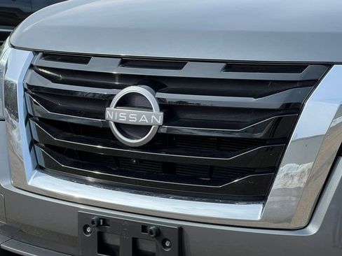 Used 2025 Nissan Pathfinder SL image 44