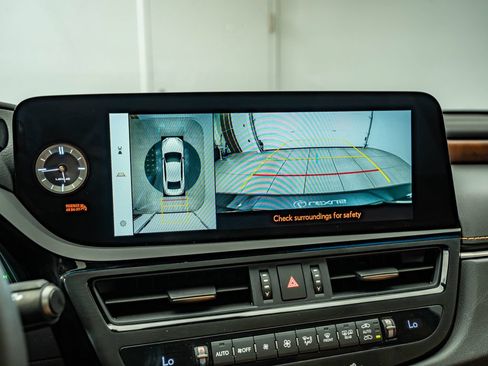 Certified 2025 Lexus ES 300h w/ Accessory Package (Z2) FWD image 27