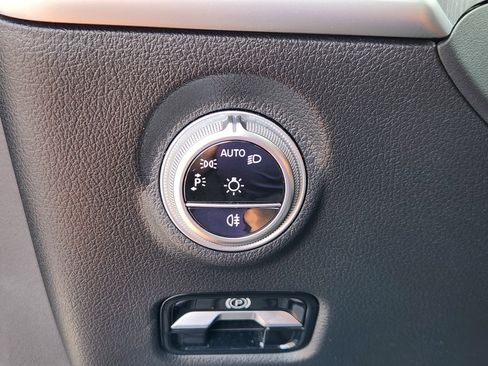 Used 2023 Mercedes-Benz C 300 4MATIC Sedan image 24