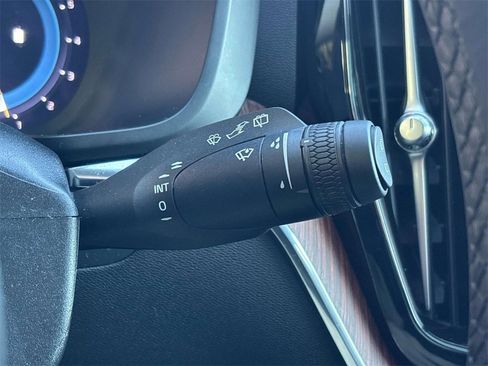 Used 2024 Volvo XC60 B5 Plus w/ Protection Package Premier image 24