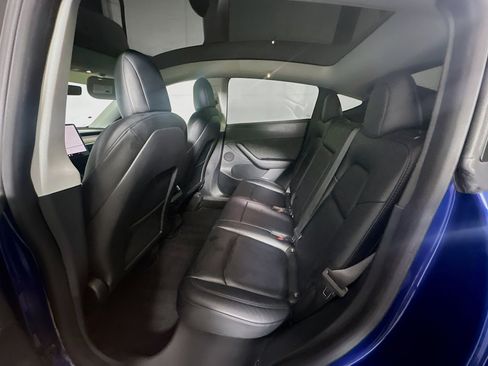 Used 2022 Tesla Model Y Long Range AWD/4WD image 26