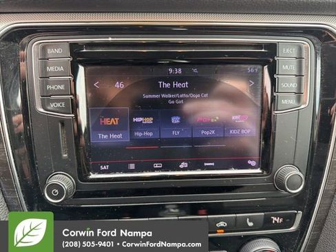 Used 2017 Volkswagen Passat 1.8T SE w/ SE Lighting Package image 14