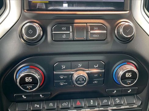 Used 2019 Chevrolet Silverado 1500 RST AWD/4WD image 33