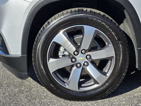 Certified 2021 Chevrolet Traverse LT w/ LT Premium Package FWD image 12